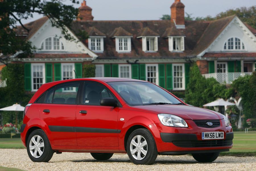  Kia Rio Hatchback 2005 года  (UK) (фото 15 из 32)